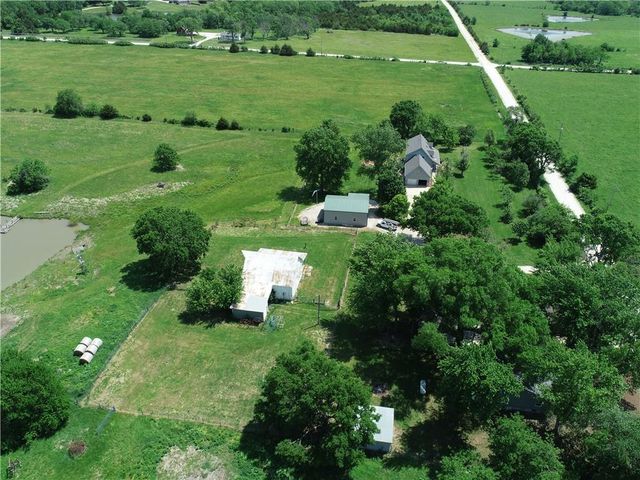 10510 W 327th Street, Paola, KS 66071