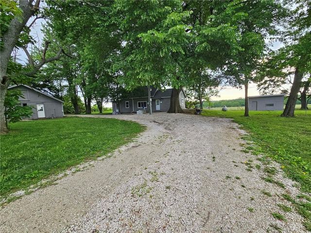 10510 W 327th Street, Paola, KS 66071