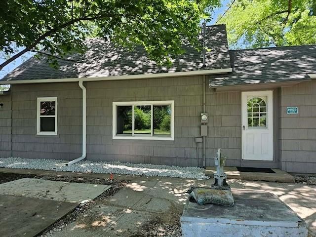 10510 W 327th Street, Paola, KS 66071