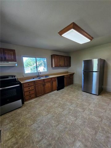 10510 W 327th Street, Paola, KS 66071