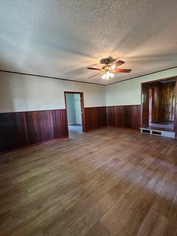 10510 W 327th Street, Paola, KS 66071