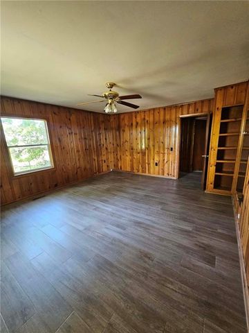 10510 W 327th Street, Paola, KS 66071