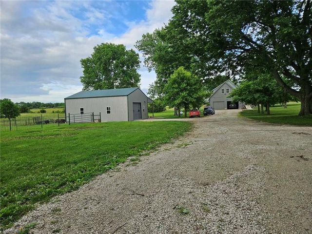 10510 W 327th Street, Paola, KS 66071