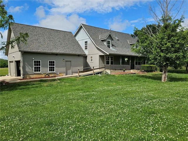 10510 W 327th Street, Paola, KS 66071