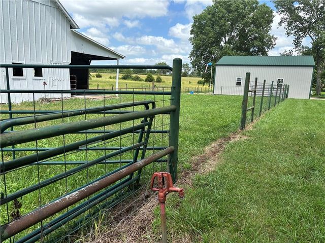 10510 W 327th Street, Paola, KS 66071