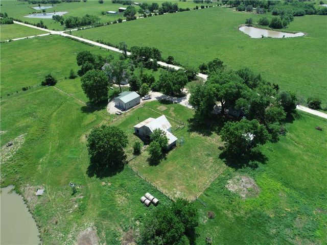10510 W 327th Street, Paola, KS 66071