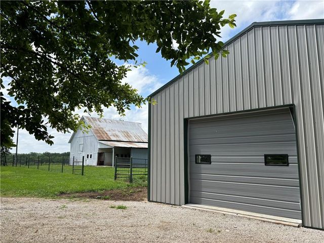 10510 W 327th Street, Paola, KS 66071