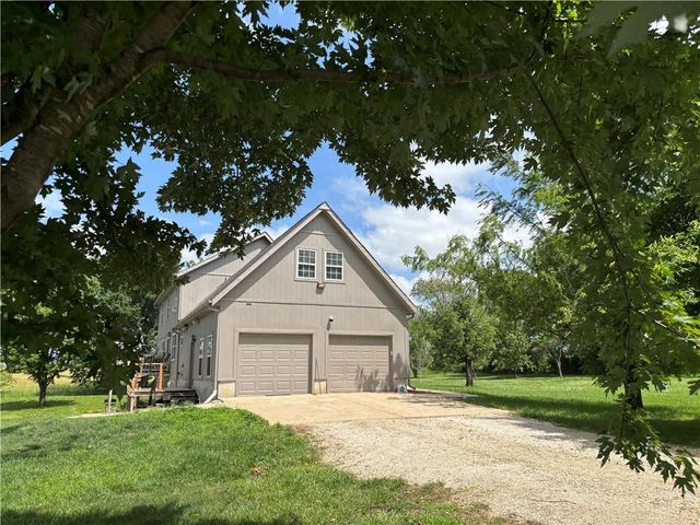 10510 W 327th Street, Paola, KS 66071