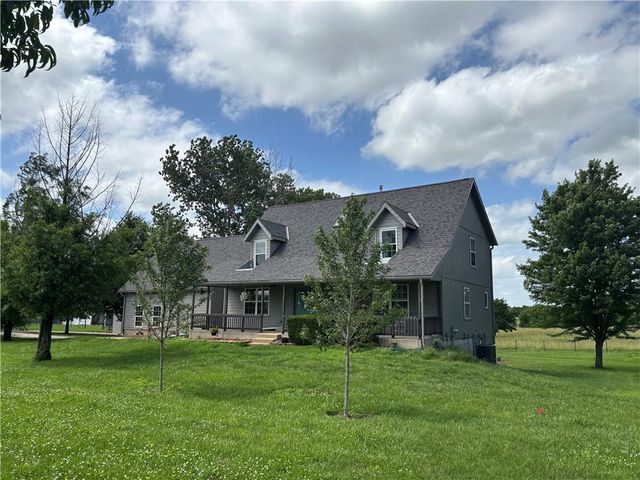 10510 W 327th Street, Paola, KS 66071