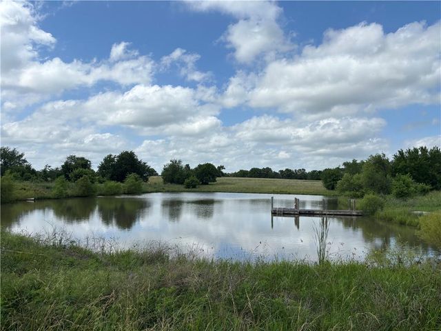 10510 W 327th Street, Paola, KS 66071