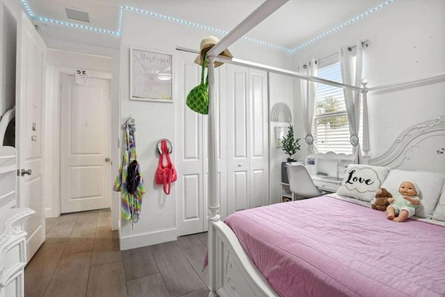 6944 2nd Street, Jupiter, FL 33458