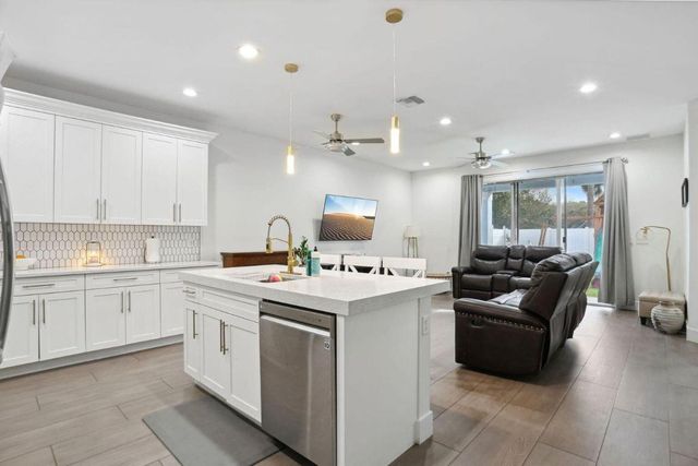 6944 2nd Street, Jupiter, FL 33458