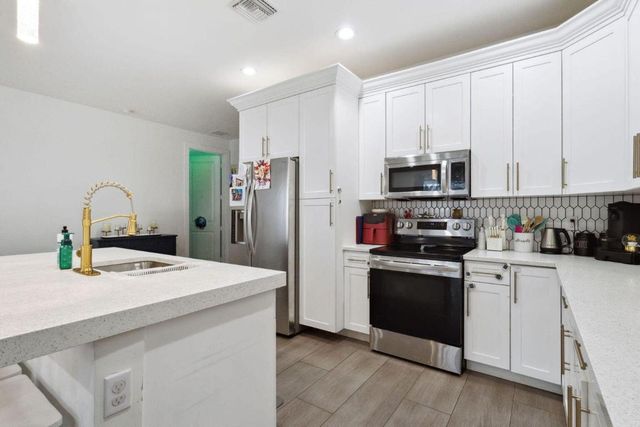 6944 2nd Street, Jupiter, FL 33458