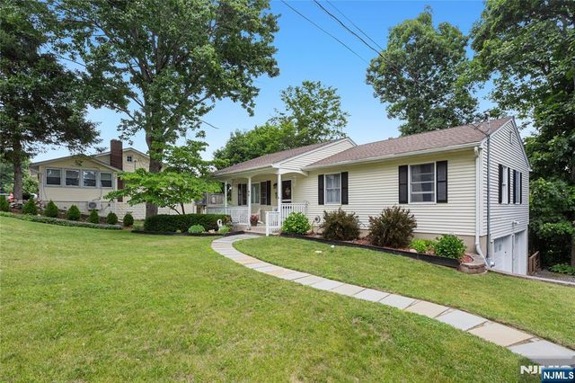 40 Shadowy Lane, West Milford, NJ 07480