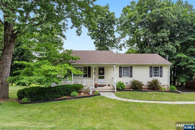 40 Shadowy Lane, West Milford, NJ 07480