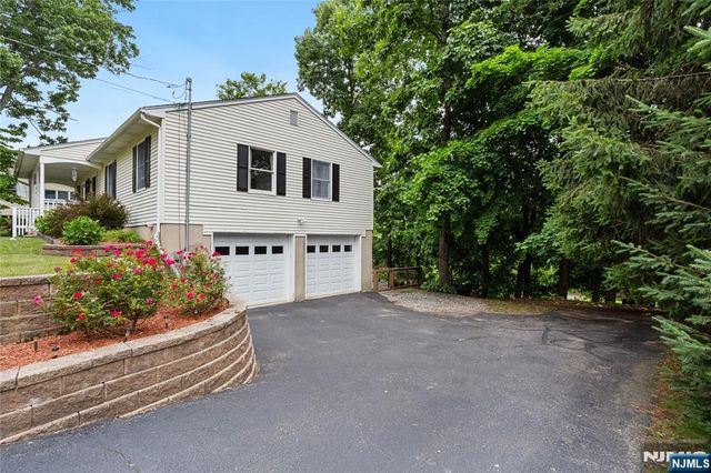 40 Shadowy Lane, West Milford, NJ 07480