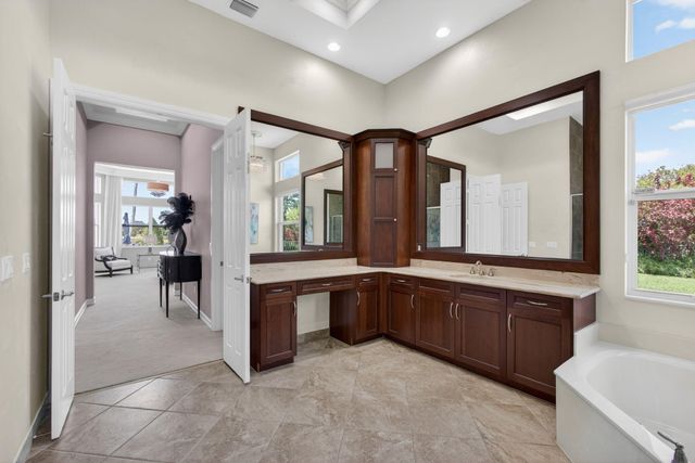 11135 Lynwood Palm Way, Palm Beach Gardens, FL 33412