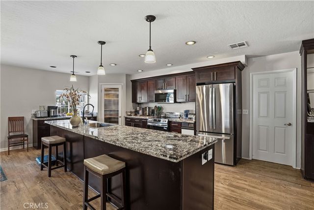 22568 Castle Crag Drive, Canyon Lake, CA 92587