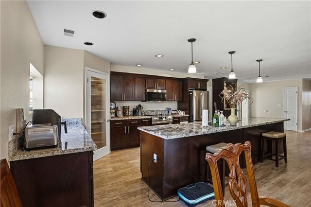 22568 Castle Crag Drive, Canyon Lake, CA 92587