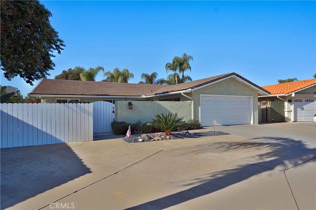 22568 Castle Crag Drive, Canyon Lake, CA 92587