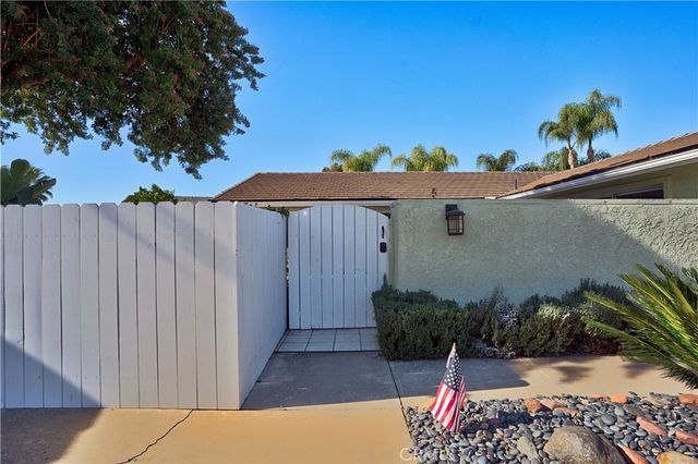 22568 Castle Crag Drive, Canyon Lake, CA 92587