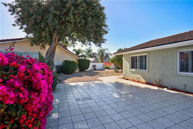 22568 Castle Crag Drive, Canyon Lake, CA 92587