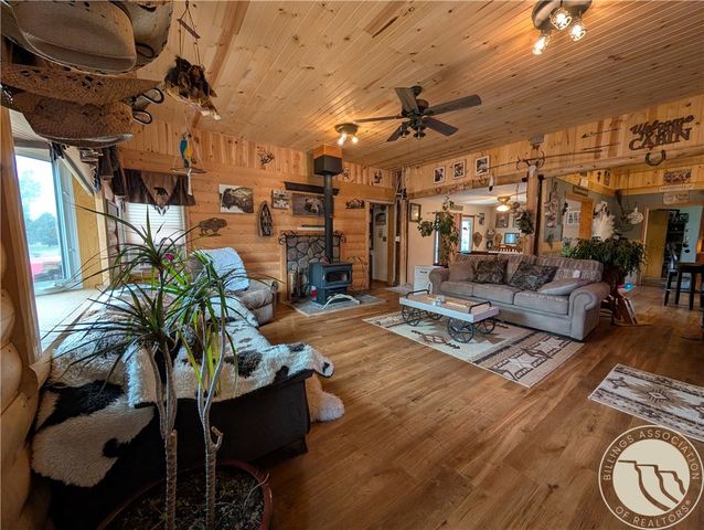 327 2nd AVENUE W, Culbertson, MT 59218