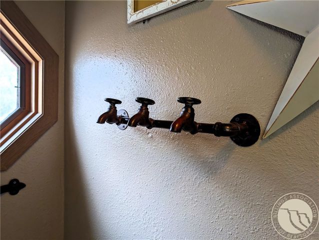 327 2nd AVENUE W, Culbertson, MT 59218