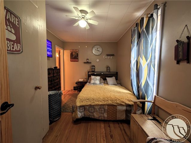 327 2nd AVENUE W, Culbertson, MT 59218