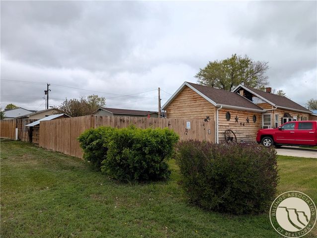 327 2nd AVENUE W, Culbertson, MT 59218