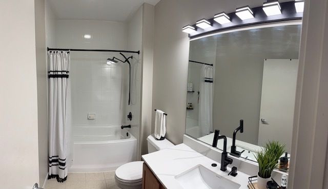 2323 W Pershing Road 336, Chicago, IL 60609