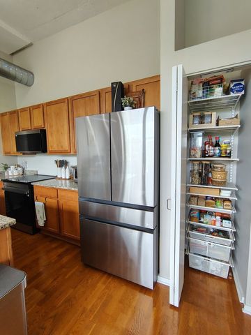 2323 W Pershing Road 336, Chicago, IL 60609