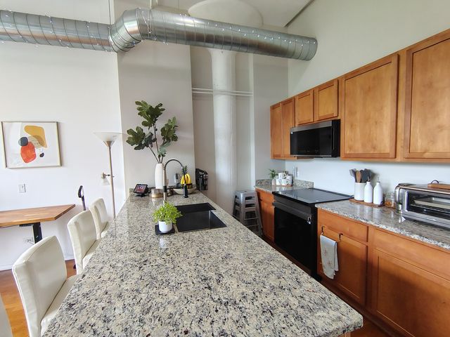 2323 W Pershing Road 336, Chicago, IL 60609