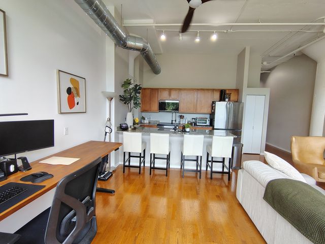 2323 W Pershing Road 336, Chicago, IL 60609