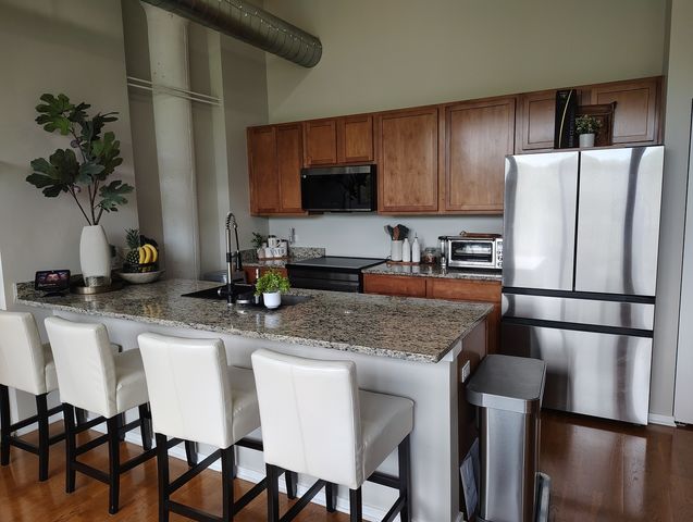 2323 W Pershing Road 336, Chicago, IL 60609