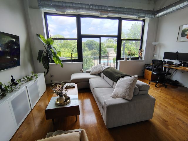 2323 W Pershing Road 336, Chicago, IL 60609