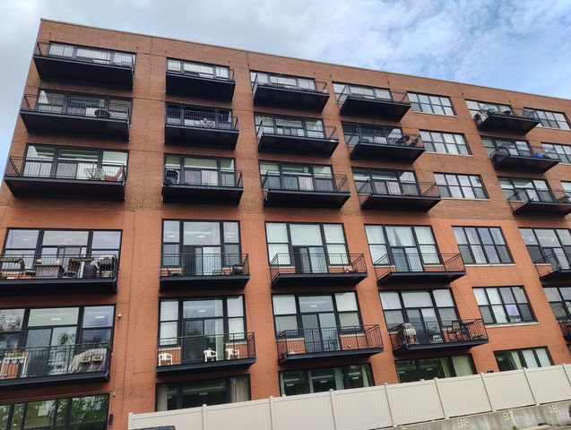 2323 W Pershing Road 336, Chicago, IL 60609