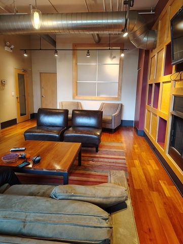 2323 W Pershing Road 336, Chicago, IL 60609