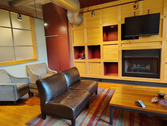 2323 W Pershing Road 336, Chicago, IL 60609