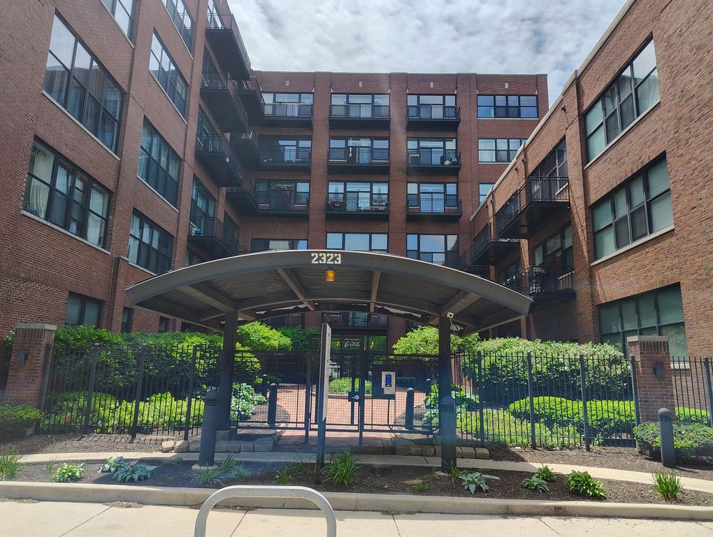 2323 W Pershing Road 336, Chicago, IL 60609