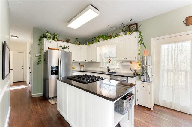402 Hunters Court, Ball Ground, GA 30107