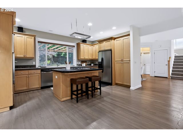 8817 Sw 49TH Ave, Portland, OR 97219