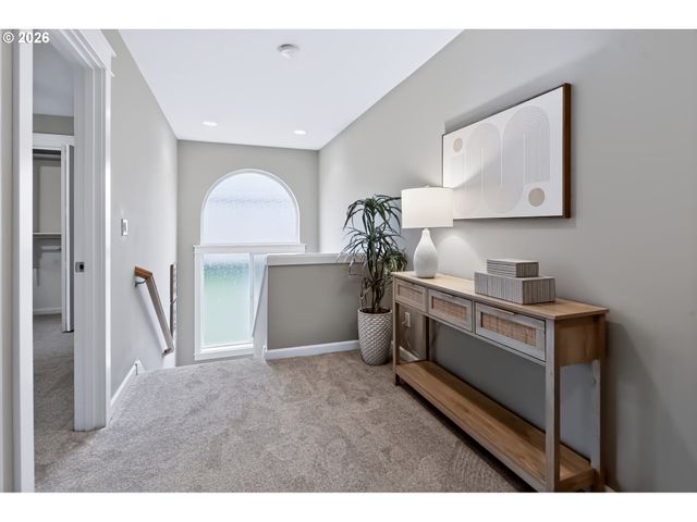 8817 Sw 49TH Ave, Portland, OR 97219
