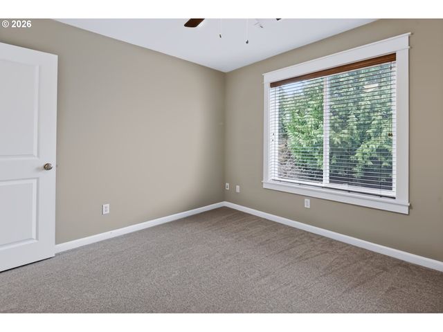 8817 Sw 49TH Ave, Portland, OR 97219