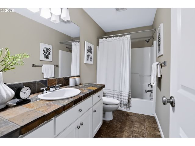 8817 Sw 49TH Ave, Portland, OR 97219