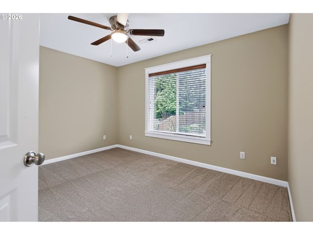 8817 Sw 49TH Ave, Portland, OR 97219