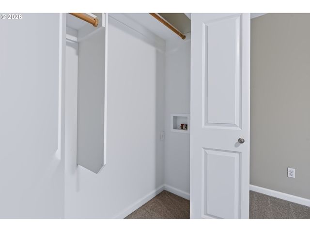8817 Sw 49TH Ave, Portland, OR 97219
