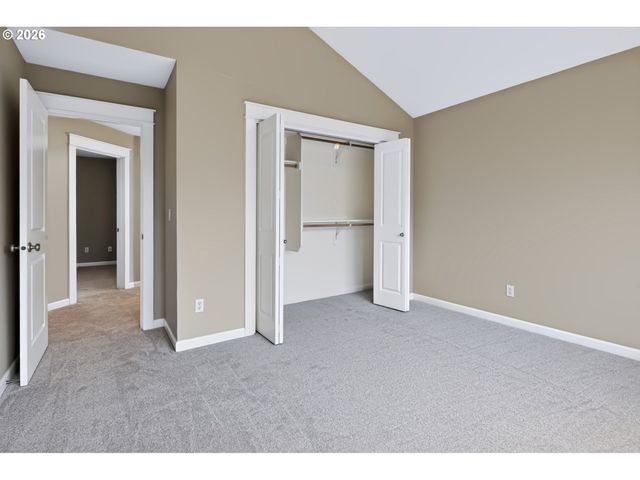 8817 Sw 49TH Ave, Portland, OR 97219