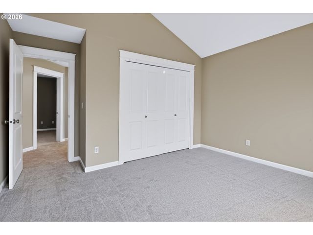 8817 Sw 49TH Ave, Portland, OR 97219