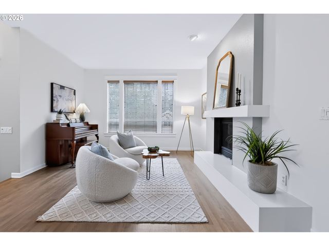 8817 Sw 49TH Ave, Portland, OR 97219